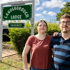 https://landsborough-lodge-motel.queenslandhotels.net